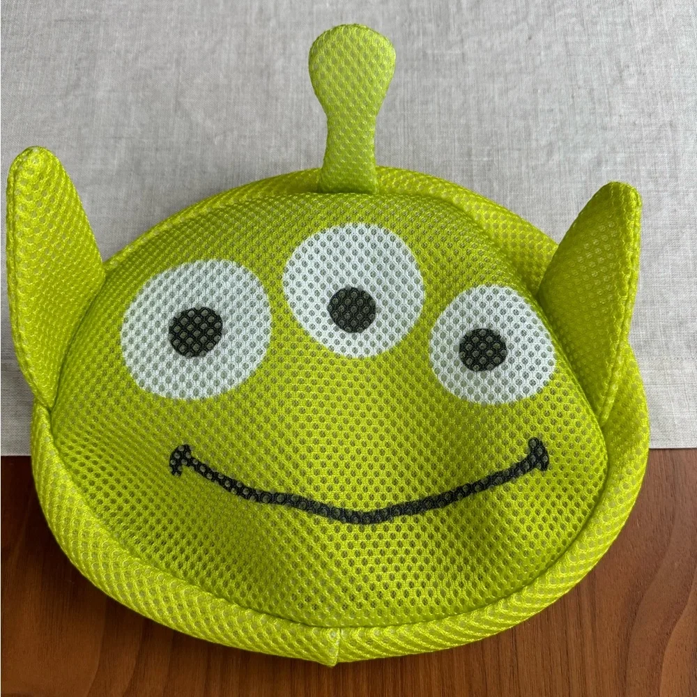 Daiso Green Alien Mesh Storage Pouch